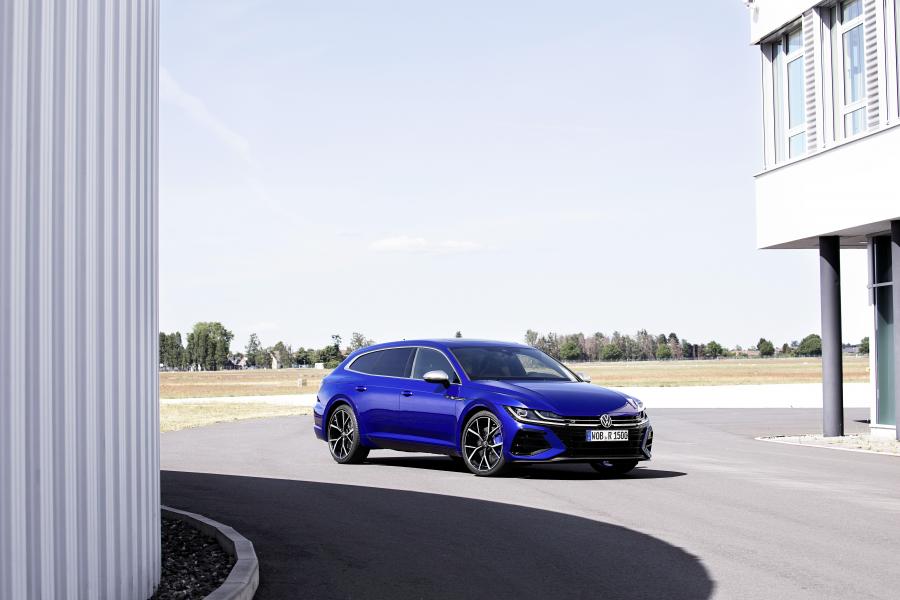  Volkswagen Arteon Shooting Brake R 2020 года  (WW) (фото 2 из 33)